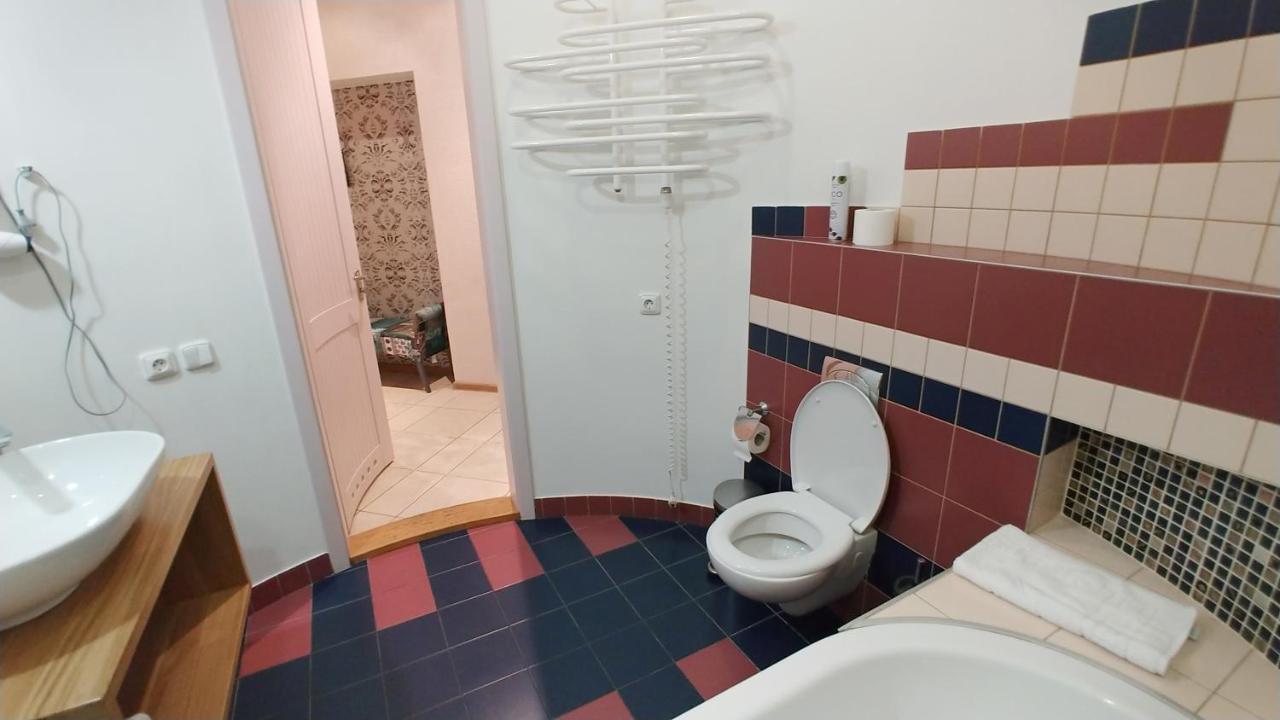Квартира С Террасой, Крещатик 29, Бессарабка Kiev Exterior foto
